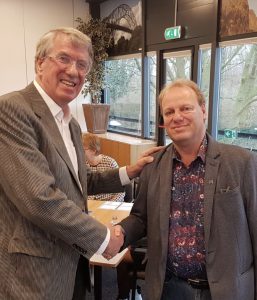 Alex van Reenen ontvangt Gouden hartenspeld